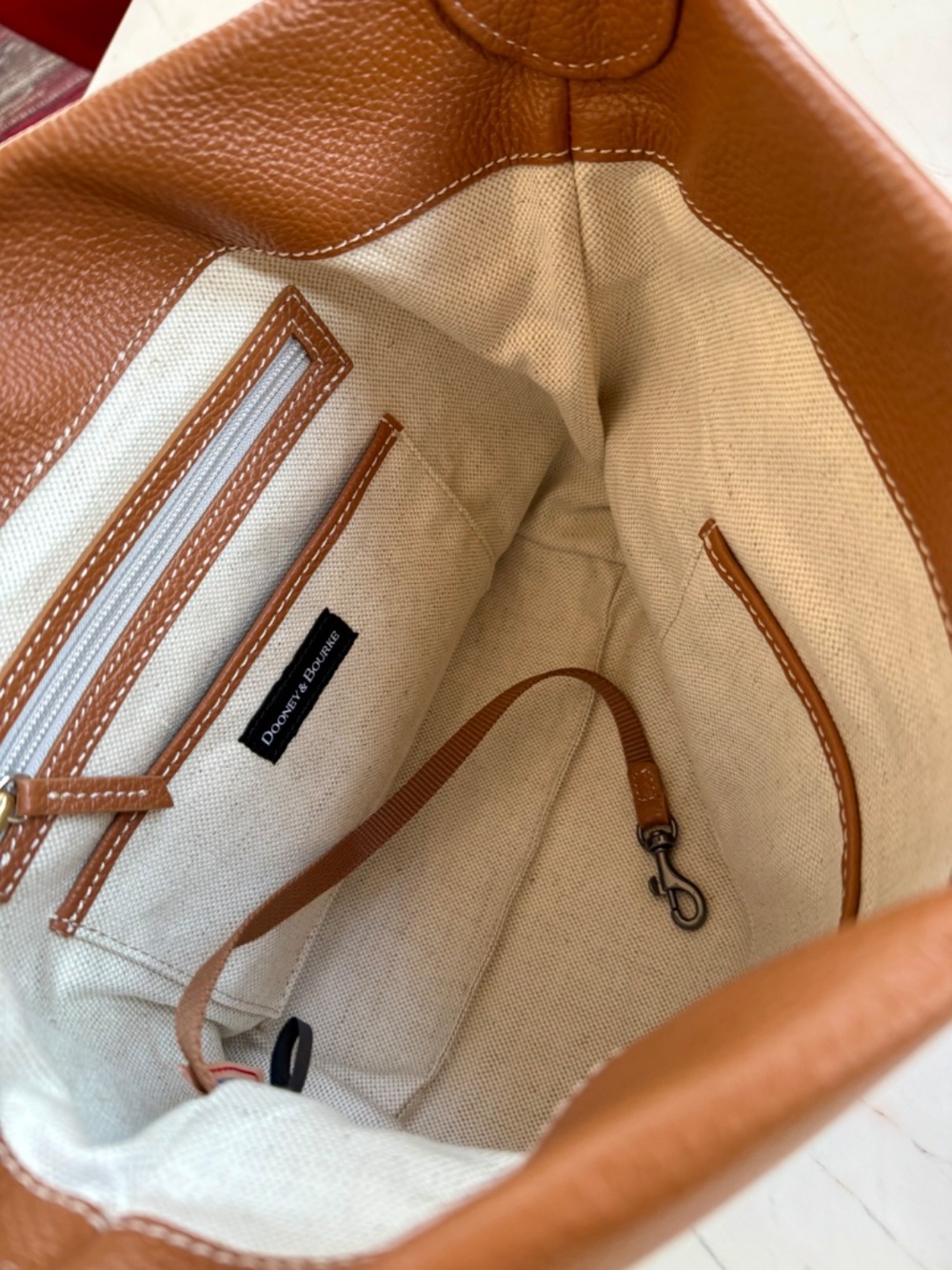 New Dooney & Bourke Lucca Leather Logo Lock Hobo Handbag - Picture 12 of 16